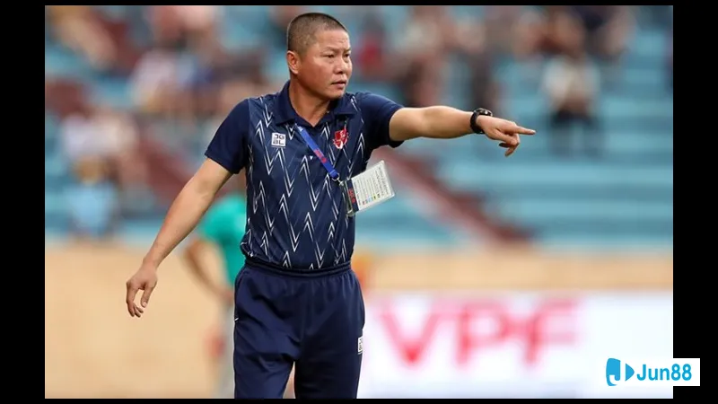 danh gia ve tien dao farren hudlin huan luyen vien chu dinh nghiem nam dinh